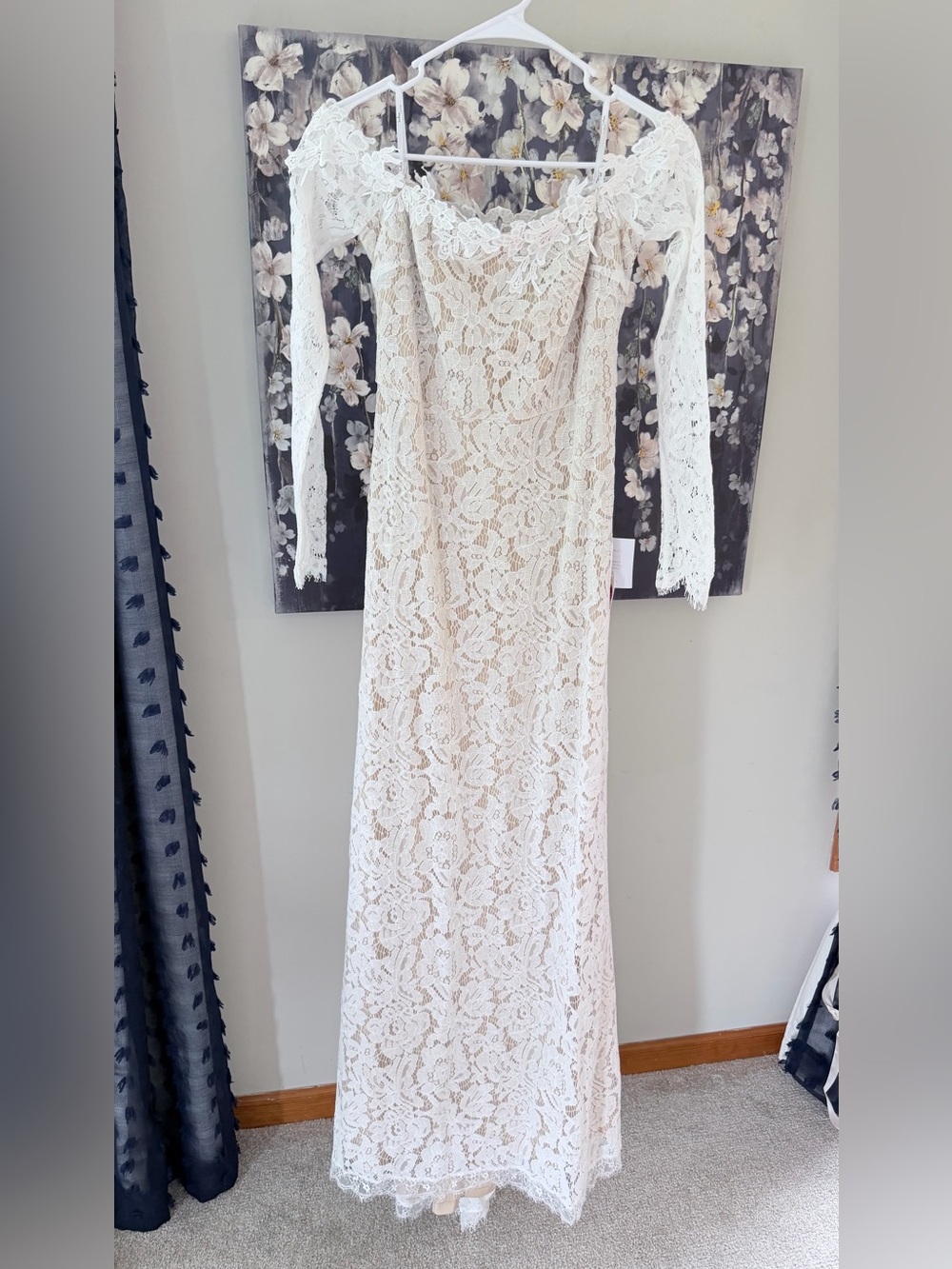 Lulu's White Off-the-Shoulder Lace Long Sleeve Wedding Dress Small Hailey Bieber - Picture 7 of 10